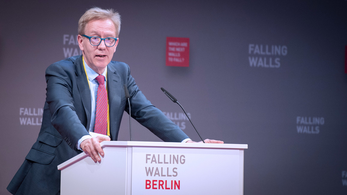 Wolf-Dieter Lukas, Staatssekretär im Bundesministerium für Bildung und Forschung, während seiner Rede im Rahmen der Falling Walls Conference 2019 in Berlin.