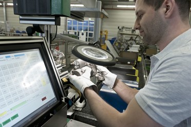 Im Projekt „EIBA“ entwickeln Forschende eine digitale Technik, die gebrauchten Fahrzeugteilen ein zweites Leben ermöglicht.